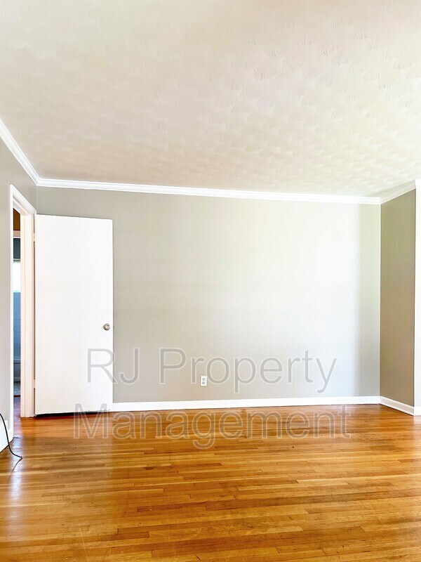 Building Photo - 3265 Boxdale St