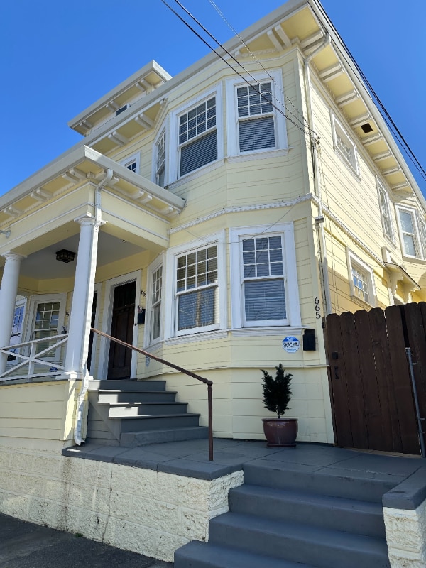 Building Photo - 665 43rd St