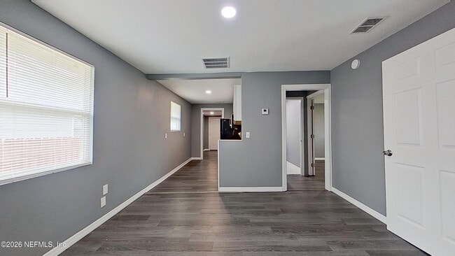 Building Photo - 535 W 59th St