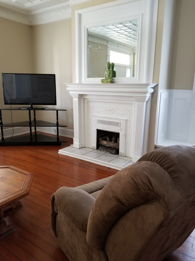 Living Room - 529 Leighton Ave