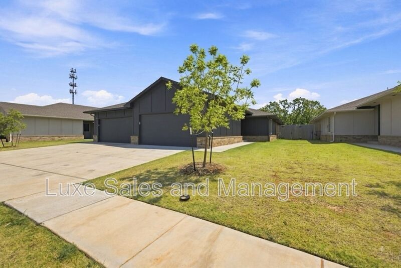 Photo - 8012 NW 110th Dr.