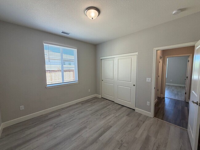 Foto del edificio - 3 bed/ 2 bath Reno home available in the Wild Stallion Estates