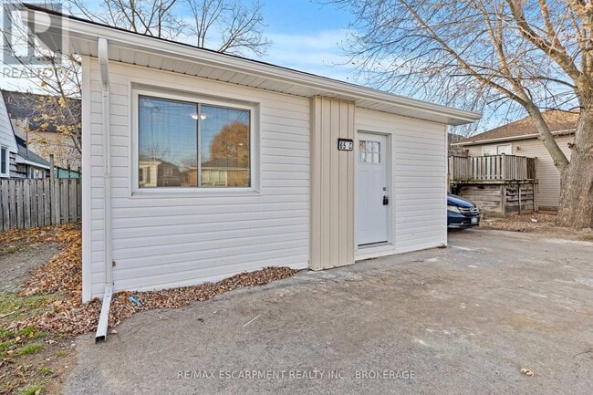 Building Photo - 65 Chelsea St