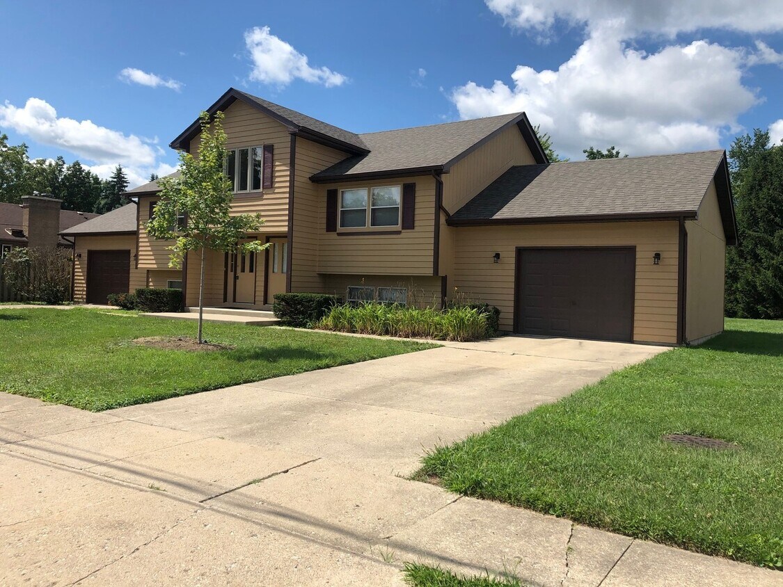 Primary Photo - Cedar Apartments LLC