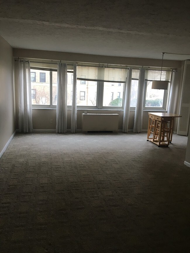Building Photo - 12520 Edgewater Dr
