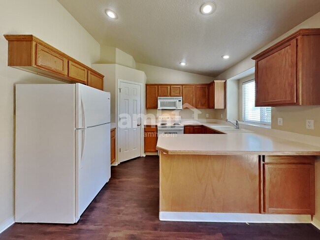 Foto del edificio - 7702 Bridgeport Dr