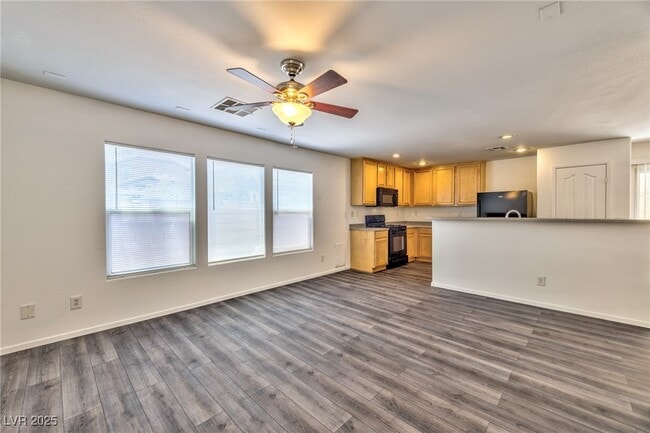 Building Photo - 577 Lapford St