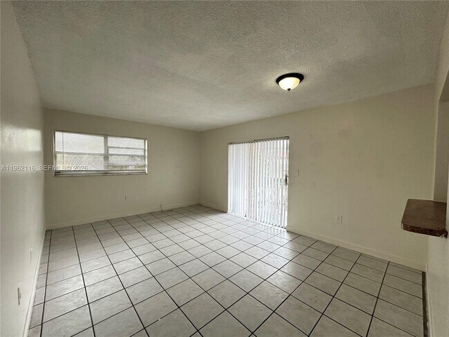 Foto del edificio - 1008 NW 45th Ave