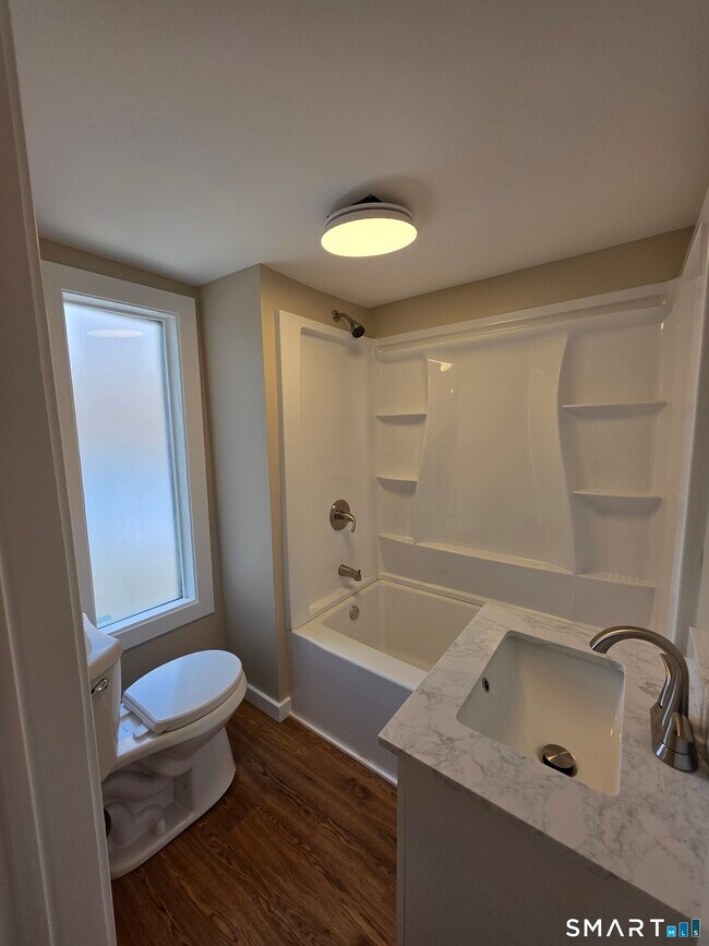 Building Photo - 14 Smith St