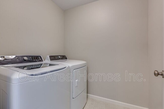 Foto del edificio - 12608 Pond View Rd