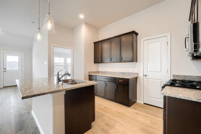Building Photo - 1024 Tarryhill Dr