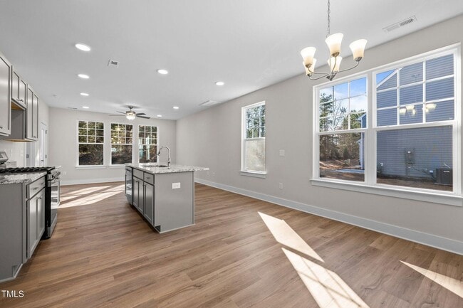 Building Photo - Deluxe 3 Bedroom End Unit Townhome - Avail...