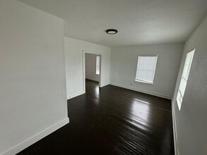 Building Photo - 1416 Craig St