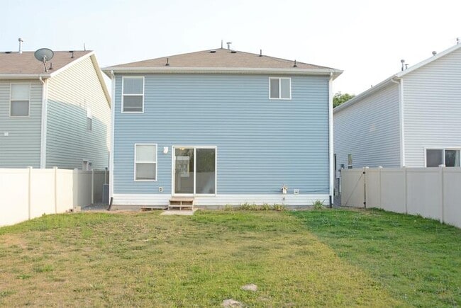 Building Photo - 2105 Eagle Crest Way