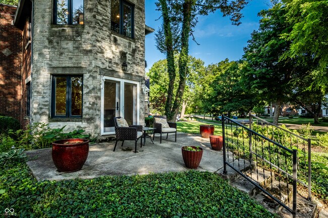 Foto del edificio - 5758 Wildwood Ave