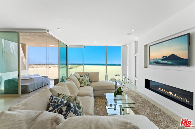 Building Photo - 5107 Ocean Front Walk