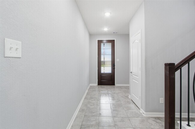 Foto del edificio - 4823 Lucky Fawn Ln