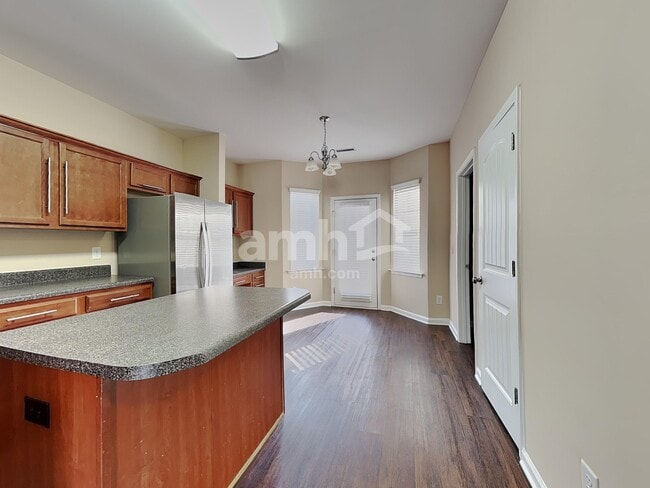 Building Photo - 405 Birch Run Dr