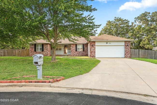 Building Photo - 330 N Grace Dr