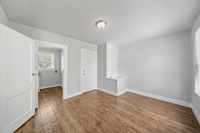Foto del edificio - 8402 Brockton St