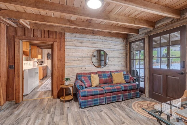 Building Photo - 44 Gabby Ln