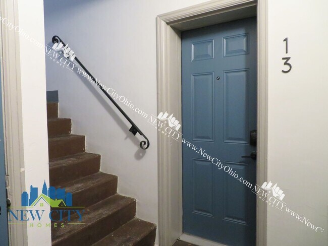 Foto del edificio - Newly Renovated Apartment Building