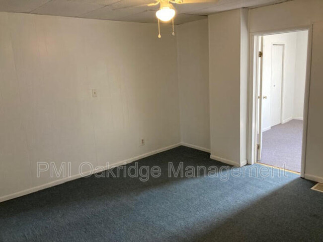 Building Photo - 39 E Park St