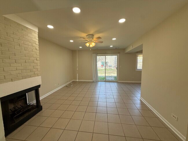 Foto del edificio - 1874 Windward Ln