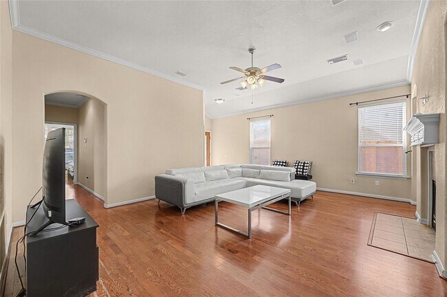 Foto del edificio - 2710 Golden Creek Ln