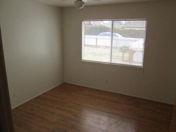 Foto del edificio - 1122 Farroll Ave