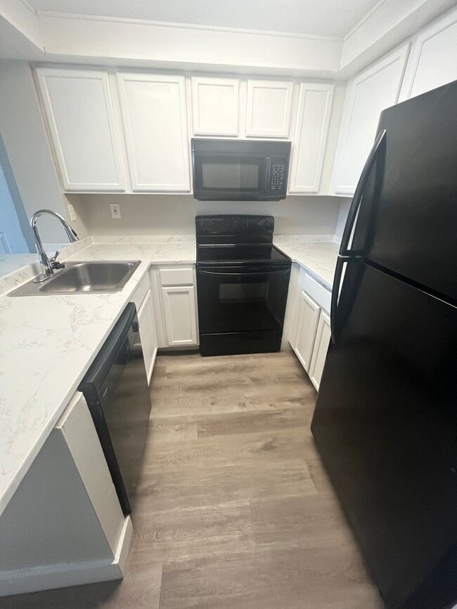 ONE BEDROOM ONE BATHROOM!! With LAKEVIEW! - ONE BEDROOM ONE BATHROOM!! With LAKEVIEW! Apartment