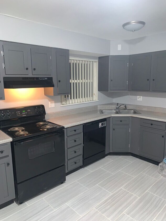 Beautiful 3 bed 1 bath home. Wait till yo... - Beautiful 3 bed 1 bath home.  Wait till yo...