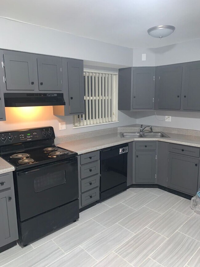 Foto del edificio - Beautiful 3 bed 1 bath home.  Wait till yo...
