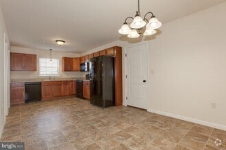 Building Photo - 530 Byler Cir