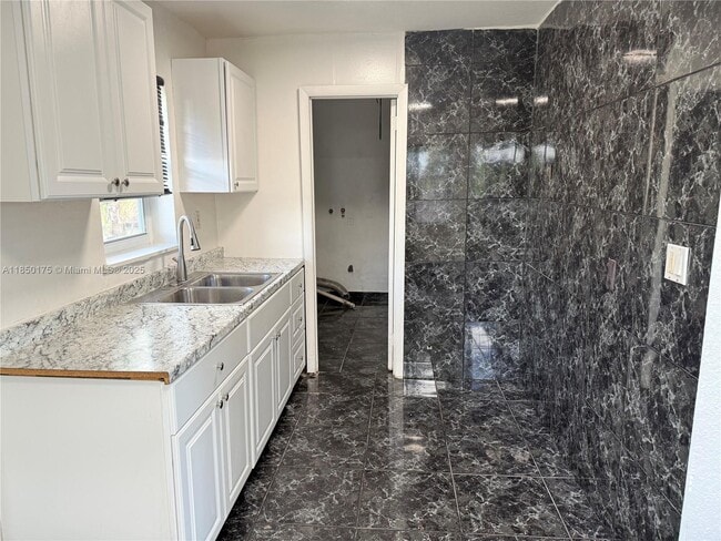Foto del edificio - 10425 SW 152nd St