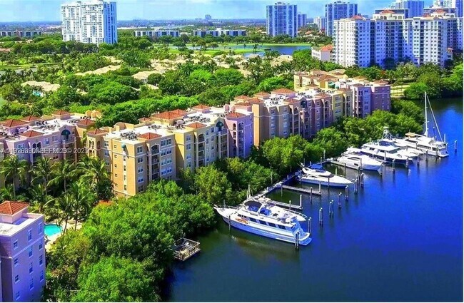 Foto del edificio - 19655 E Country Club Dr