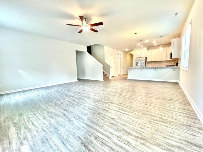 Building Photo - 8185 McCormick St