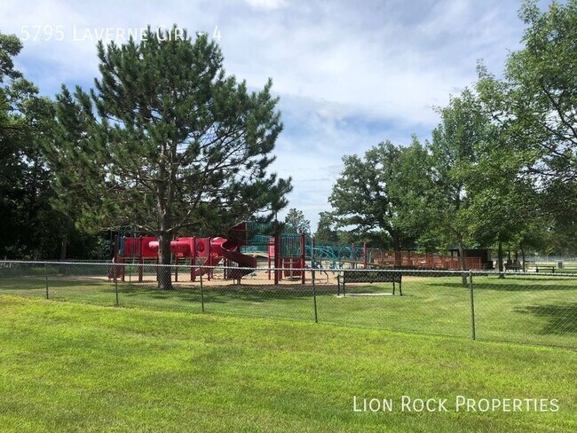 Building Photo - 5795 Laverne Cir N