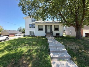 Building Photo - 3502 S 51st St