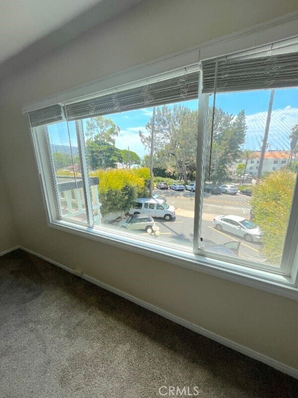 Foto del edificio - 270 Cliff Dr