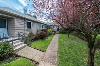 Building Photo - 3968 SE Gladstone St