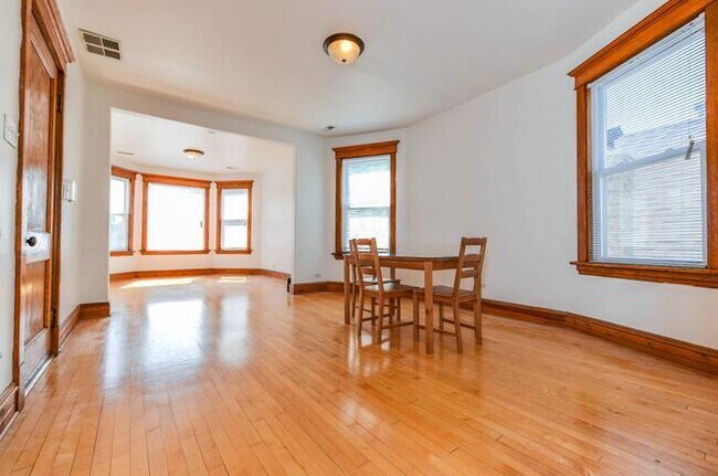 Foto del edificio - 3450 N Lowell Ave