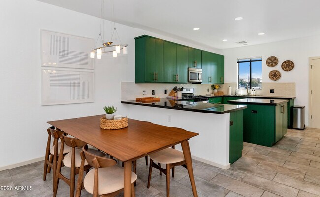 Foto del edificio - 7855 N 20th Glen