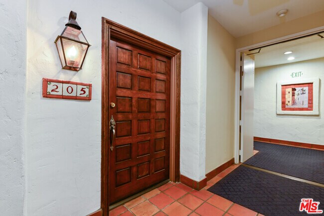 Foto del edificio - 11755 Montana Ave