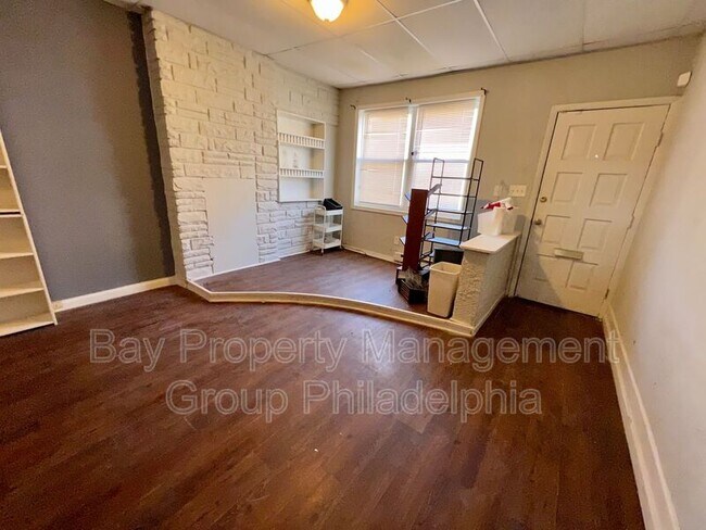 Foto del edificio - 1928 McClellan St