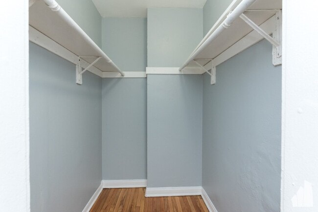 Building Photo - 4600 N Beacon St