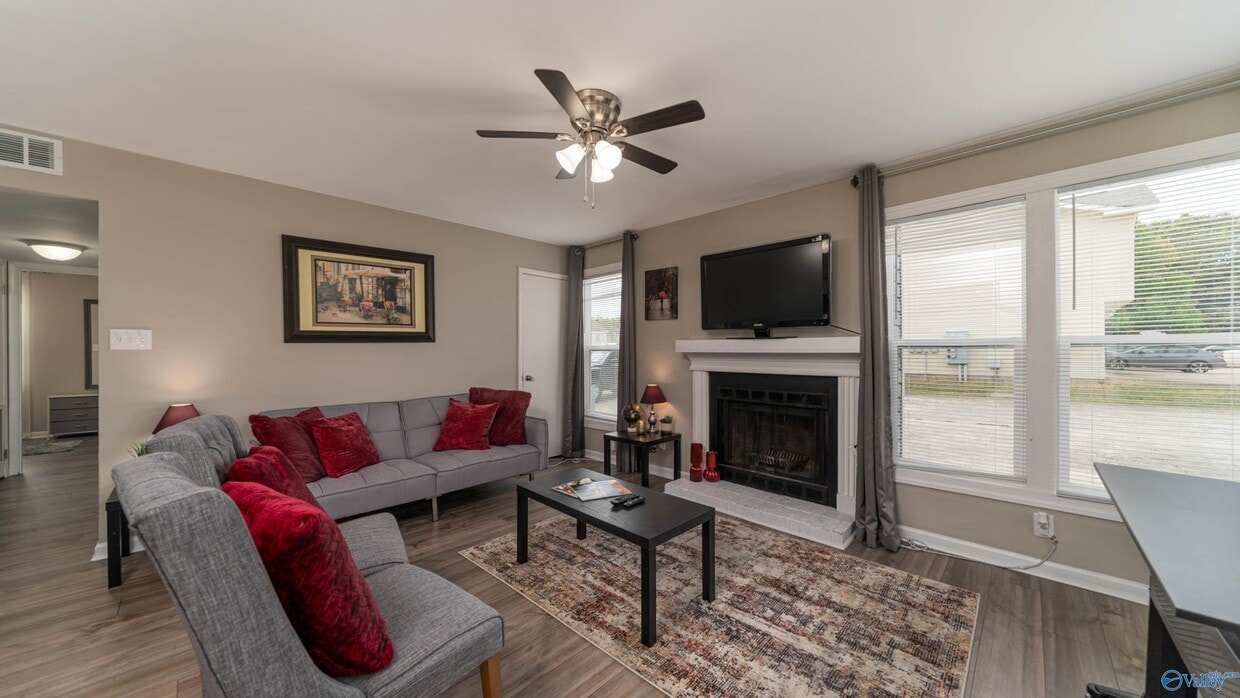 2709 Lantern Walk SE Unit B, Huntsville, AL 35803 Condo for Rent in