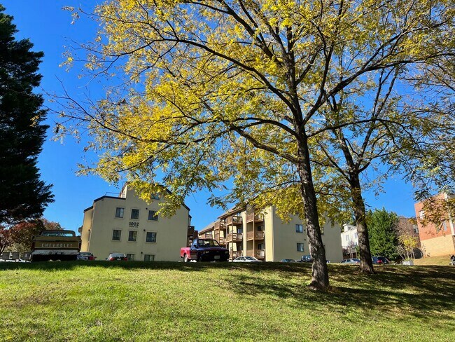 Foto del edificio - 1000 Linden Ave