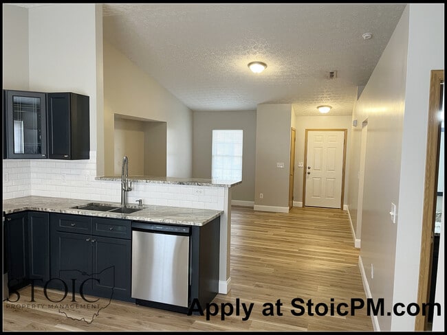 Building Photo - 6137 Federalist Dr