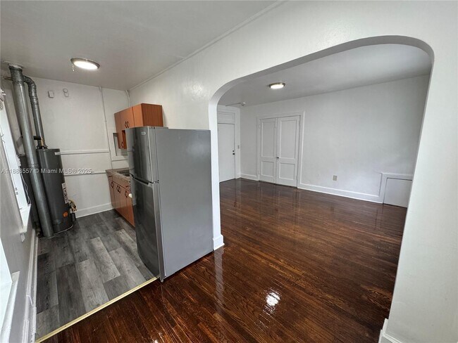 Foto del edificio - 177 NE 50th St